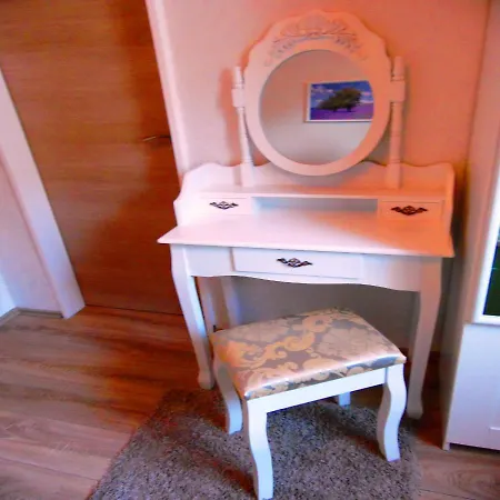 Ferienhaus Eifelcottage Am Waldseepfad - Badesee Traumferienhaeuser-eifel 度假居 *