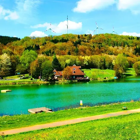 度假居 Ferienhaus Eifelcottage Am Waldseepfad - Badesee Traumferienhaeuser-eifel