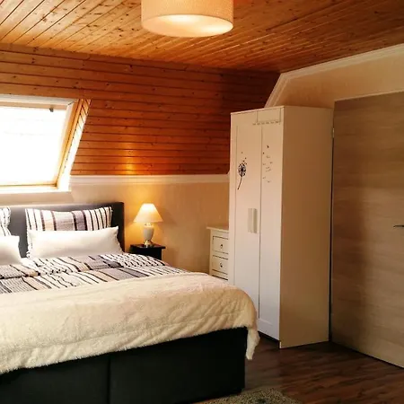 Ferienhaus Eifelcottage Am Waldseepfad - Badesee Traumferienhaeuser-eifel * Rieden (Mayen-Koblenz)