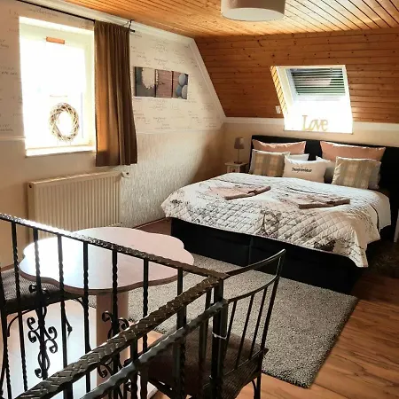 Ferienhaus Eifelcottage Am Waldseepfad - Badesee Traumferienhaeuser-eifel *