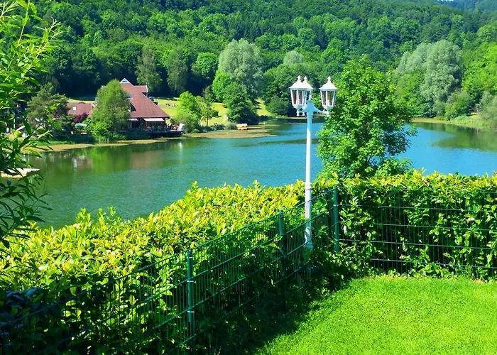 Holiday home Ferienhaus Eifelcottage Am Waldseepfad - Badesee Traumferienhaeuser-eifel