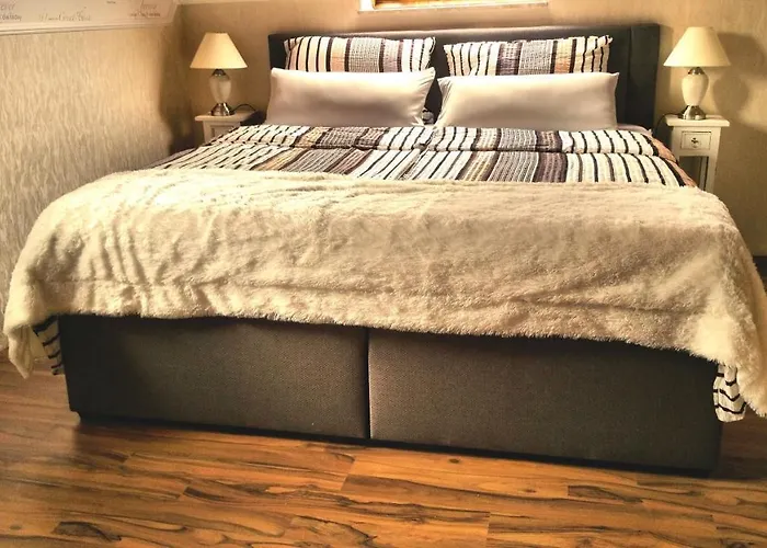 Holiday home Ferienhaus Eifelcottage Am Waldseepfad - Badesee Traumferienhaeuser-eifel *